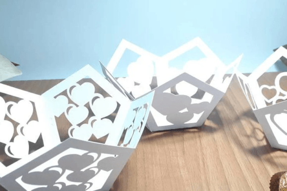 Heart Centerpieces: 3D SVG Table Decorations for Branding